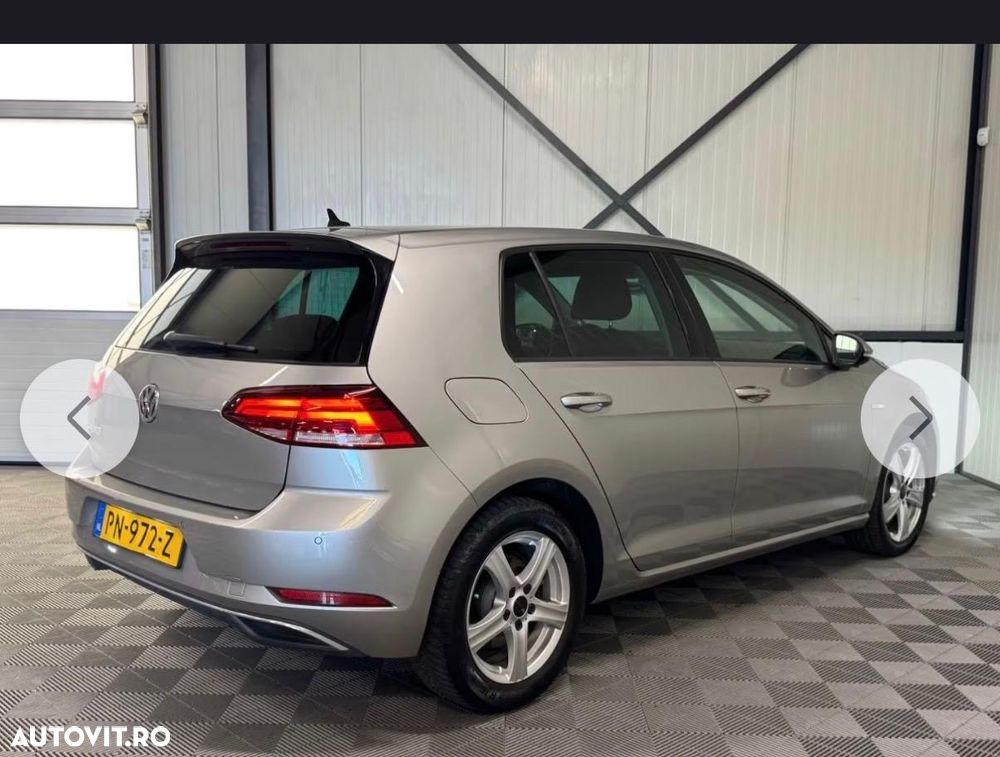 Volkswagen Golf - 5