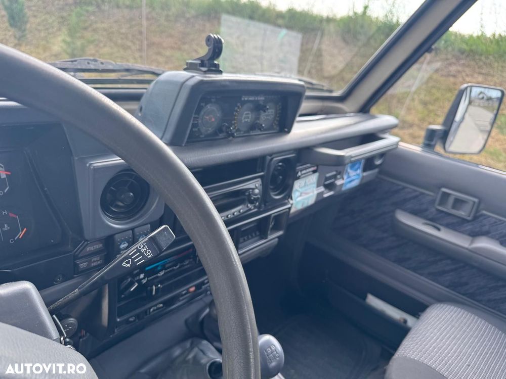 Toyota Land Cruiser - 10