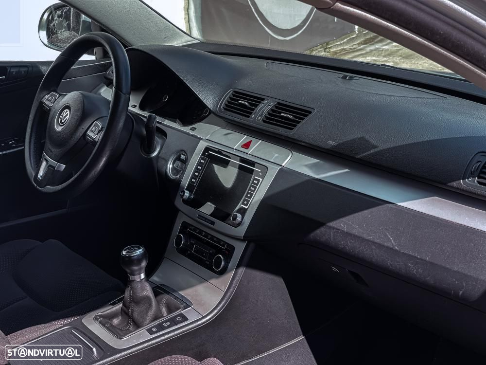 VW Passat 1.6 TDI BlueMotion - 6