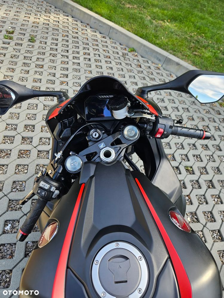 Honda CBR - 6