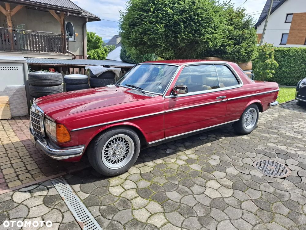 Mercedes-Benz W123 - 2