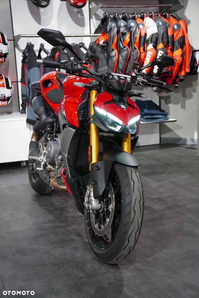 Ducati Streetfighter V2 - 2