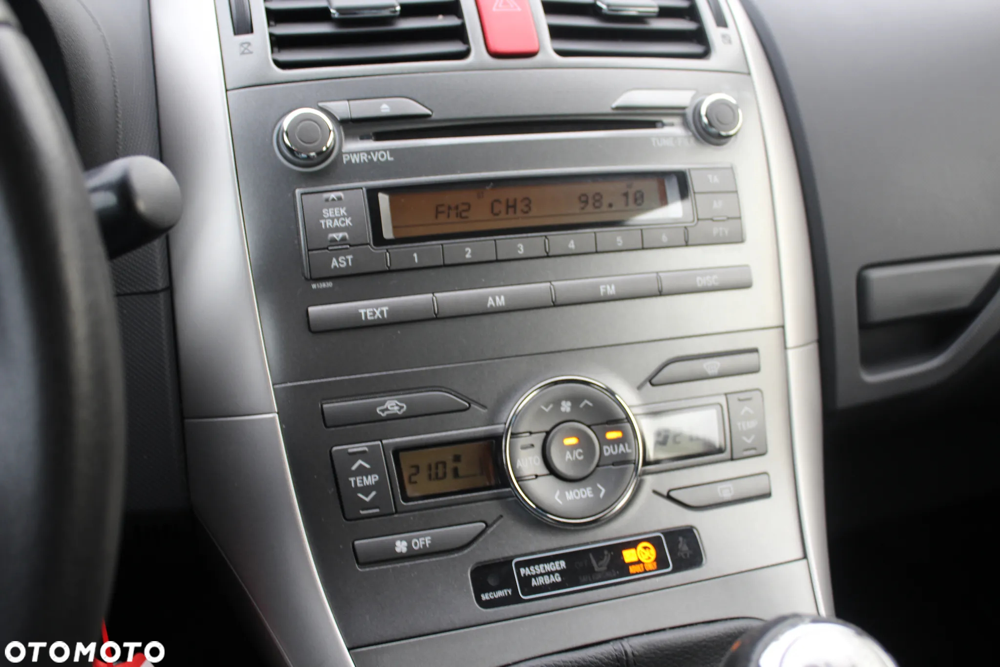 Toyota Auris 1.33 VVT-i Luna - 27