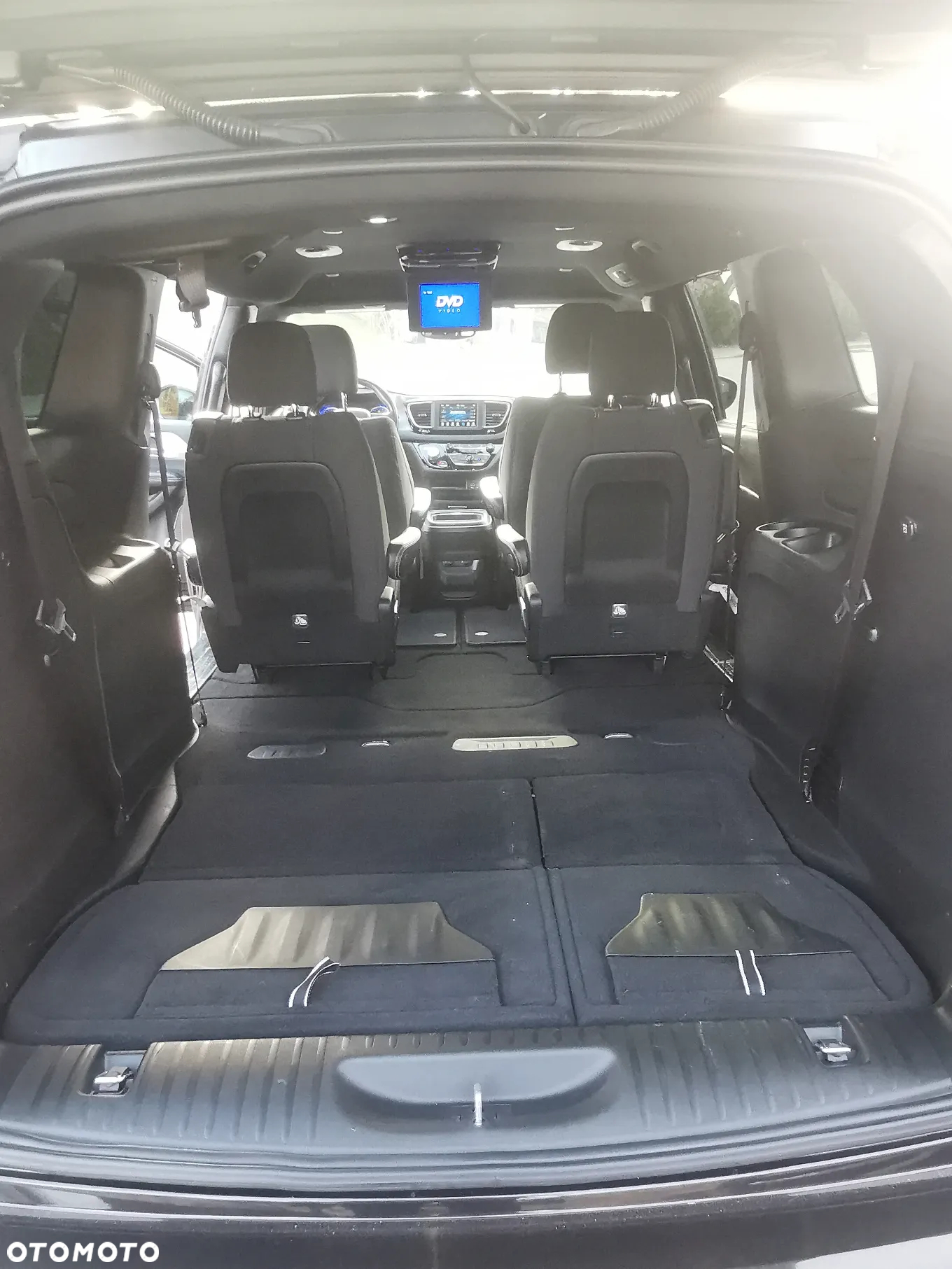 Chrysler Pacifica - 14