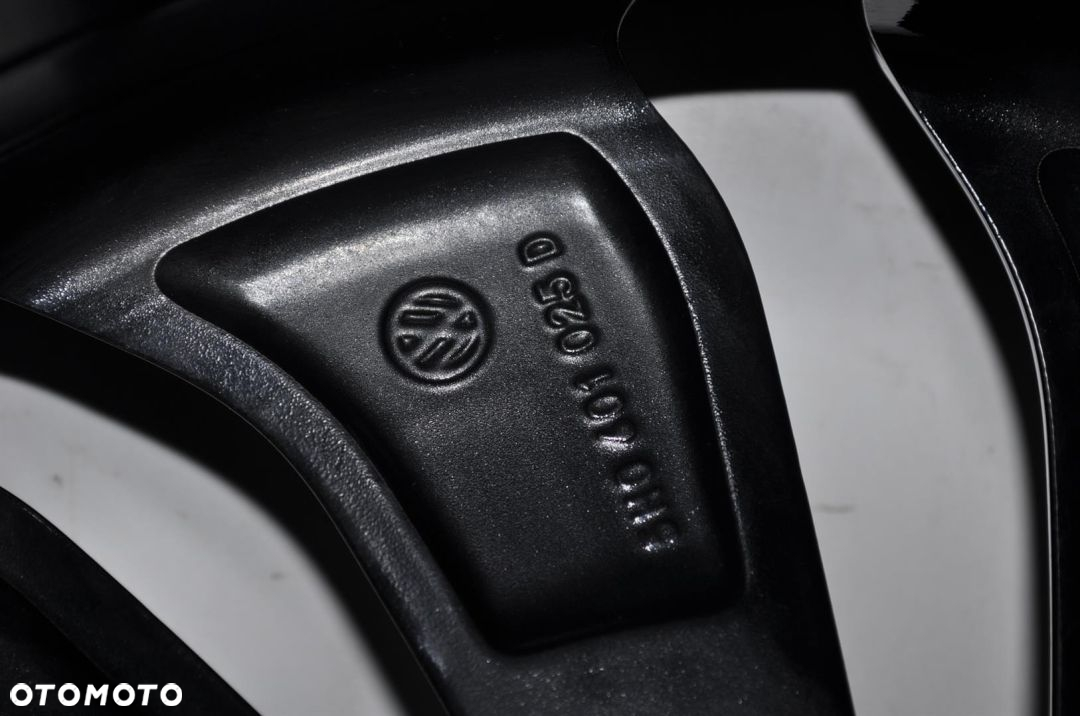 VW GOLF VIII KOŁO FELGA OPONA MICHELIN 5H0601025D - 4