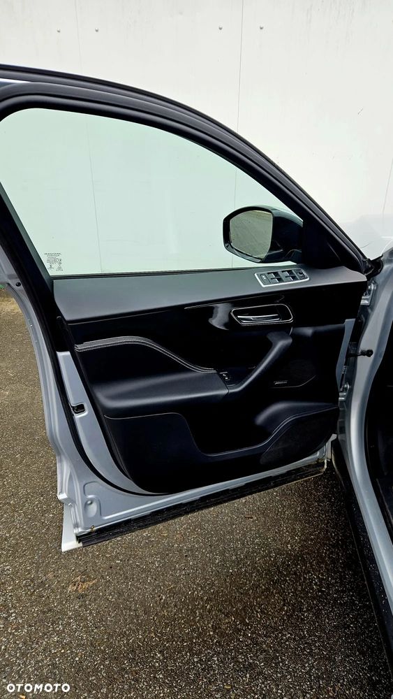 Jaguar F-Pace 2.0 i4D AWD R-Sport - 17