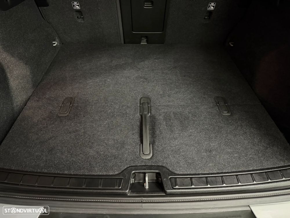 Volvo XC 40 1.5 T2 Plus Dark Auto - 33