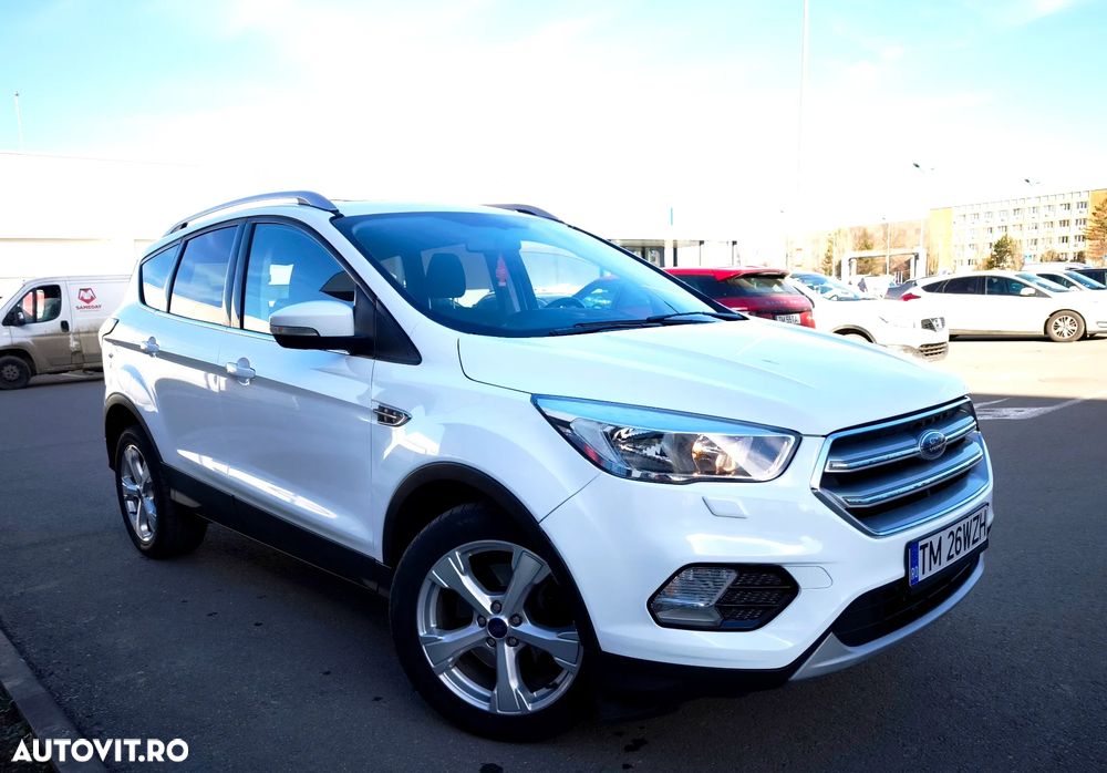 Ford Kuga - 1
