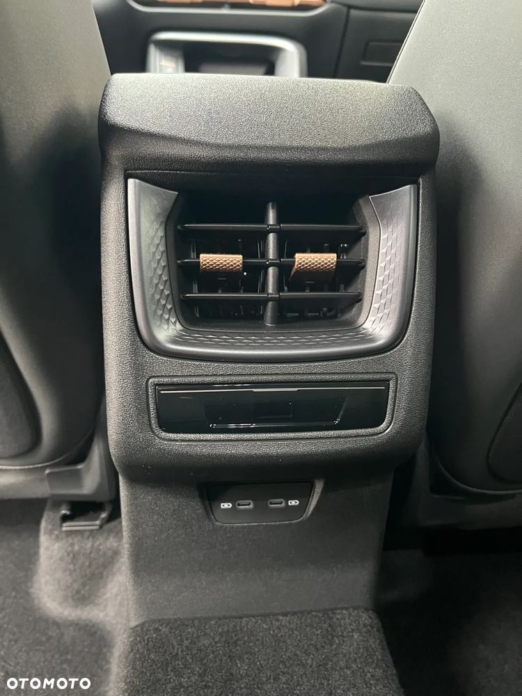 Cupra Terramar 1.5 eTSI mHEV DSG - 16