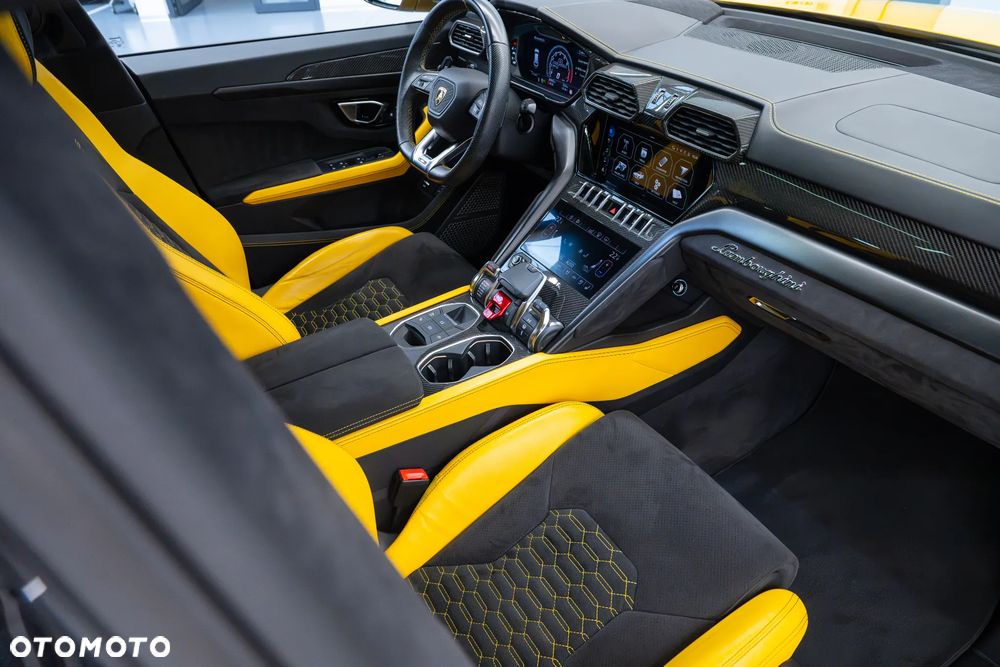 Lamborghini Urus Standard - 25