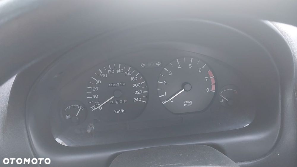 Mitsubishi Carisma 1600 GLX - 8