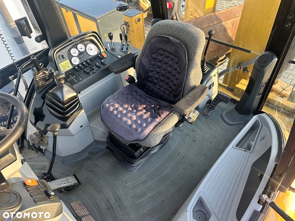 Caterpillar Cat 428 E - 22