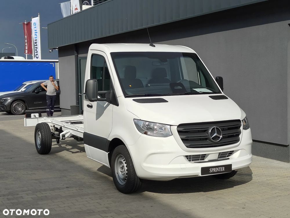 Mercedes-Benz Sprinter - 2