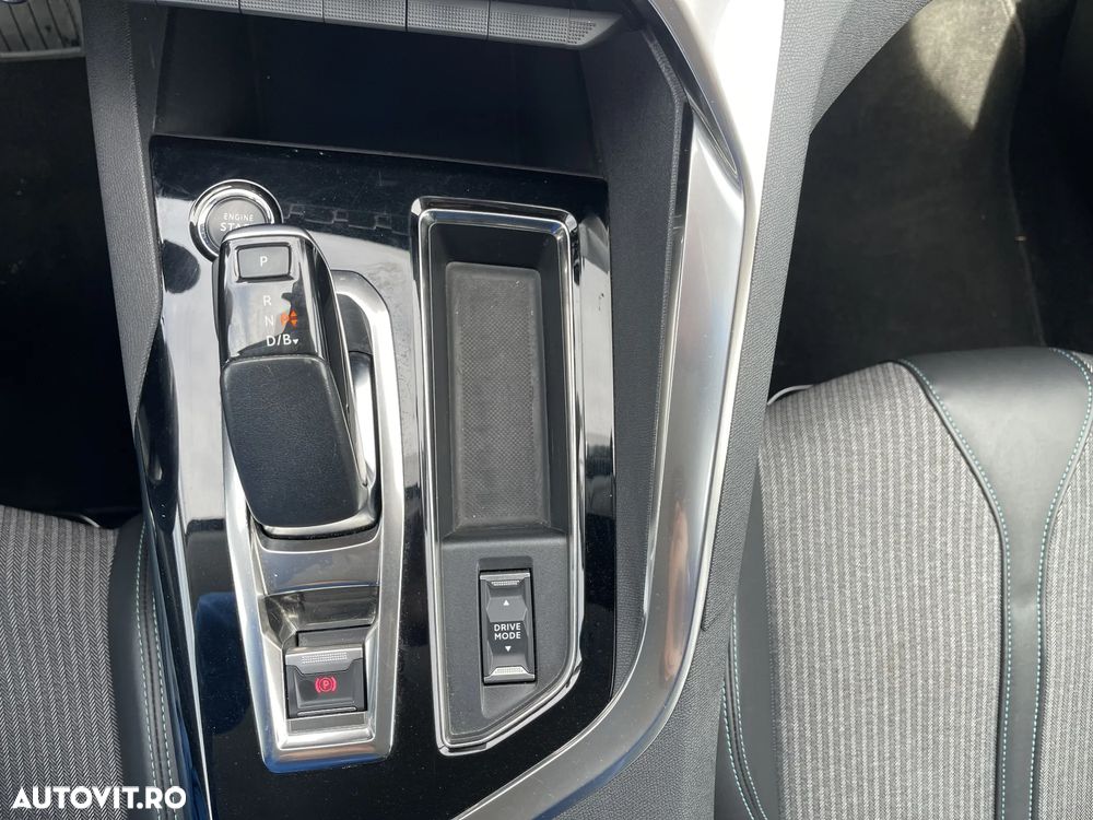 Peugeot 3008 225 e-EAT8 Allure Pack - 14