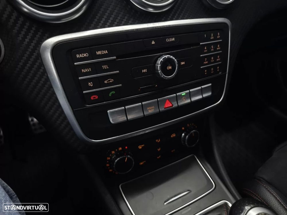 Mercedes-Benz A 180 d AMG Line - 34