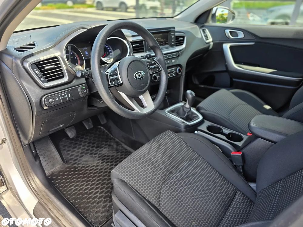 Kia Ceed 1.6 CRDi SCR L - 25