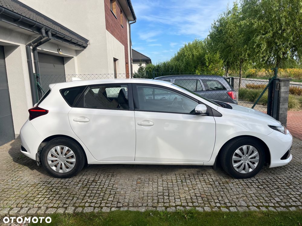 Toyota Auris - 2