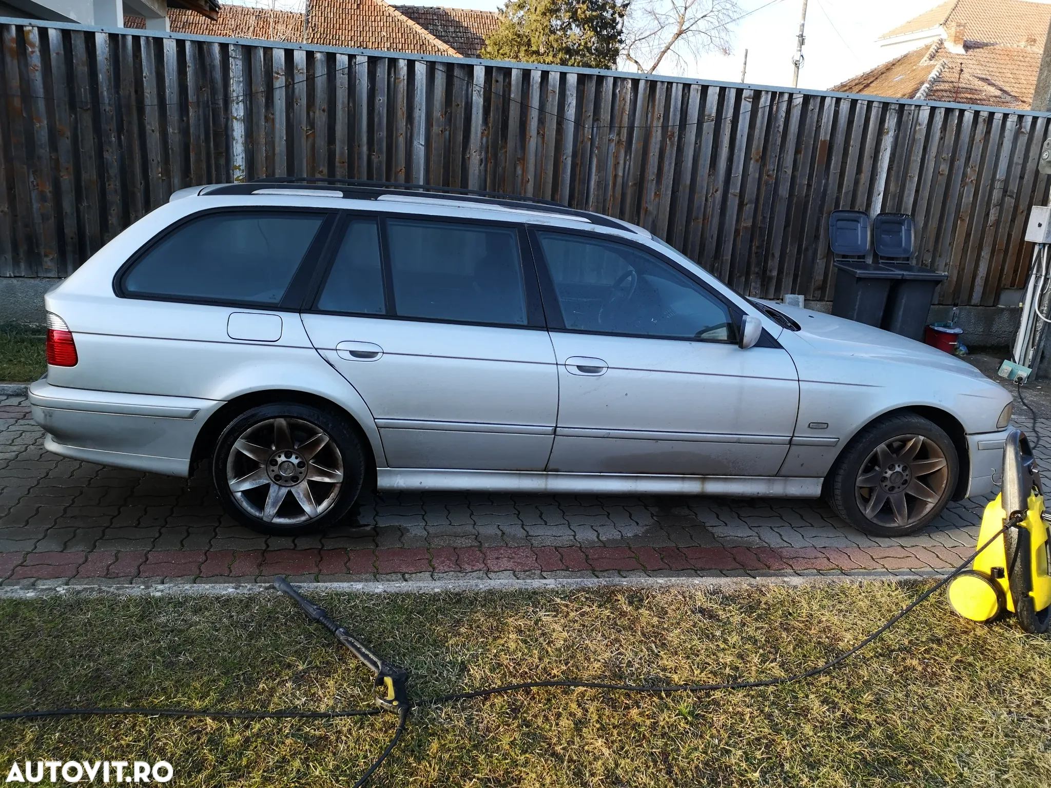 BMW Seria 5 530i Touring - 28