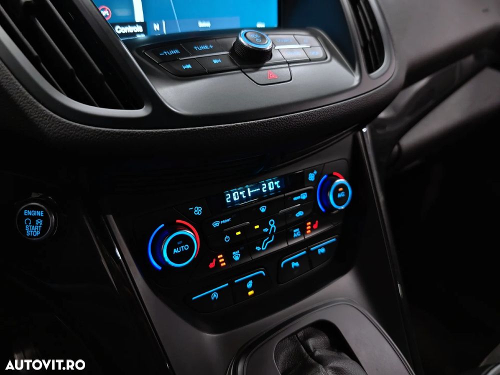 Ford Kuga 1.5 TDCi 2x4 Aut. ST-Line - 19