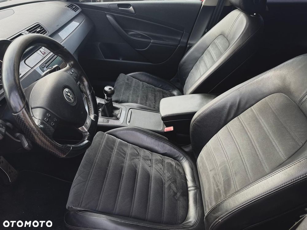 Volkswagen Passat 2.0 TSI R-Line Edition - 16