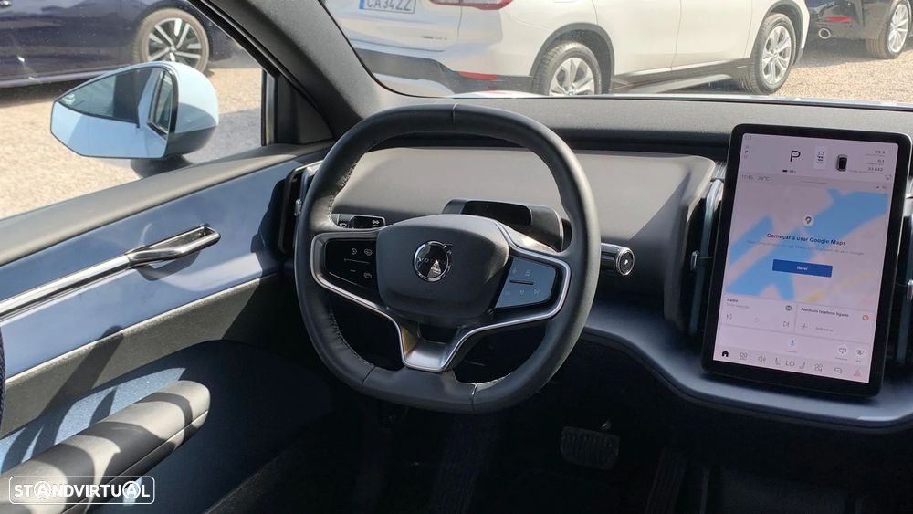 Volvo EX30 Single Motor Extended Range RWD Plus - 13