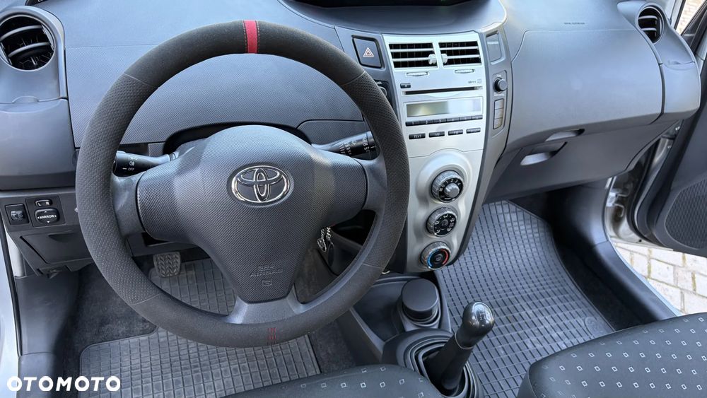Toyota Yaris 1.3 Luna A/C - 17