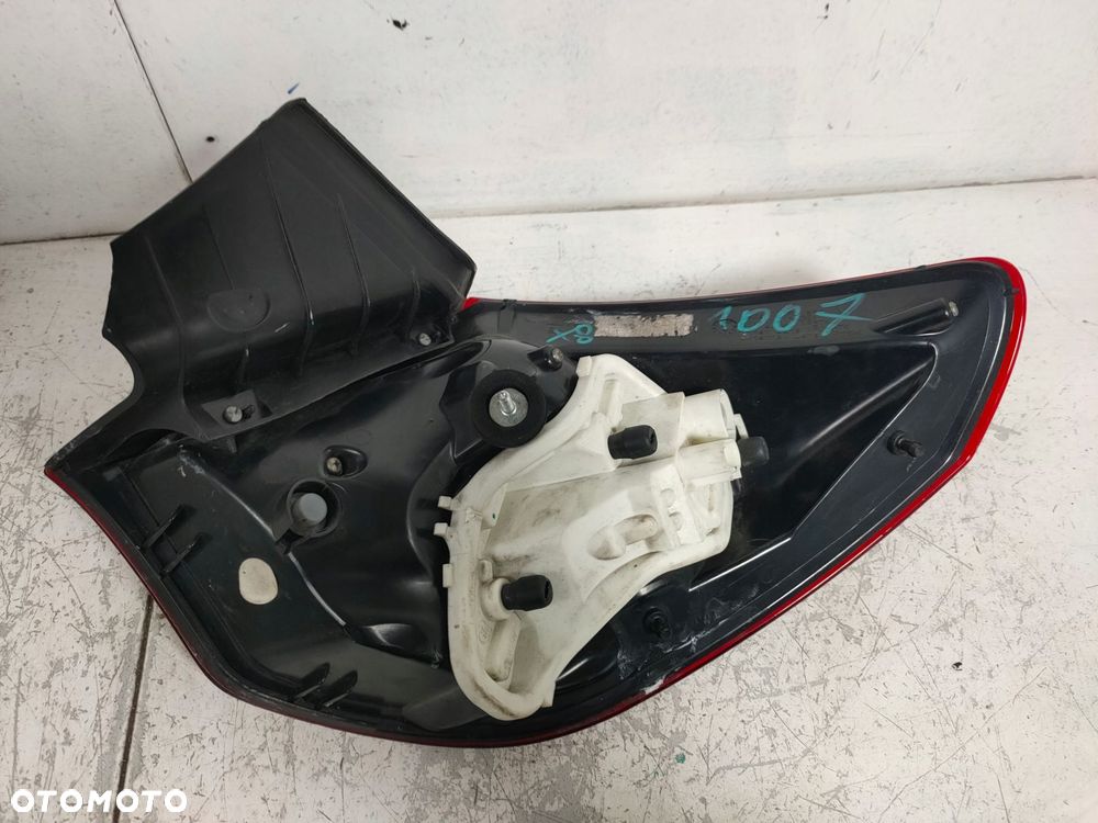 lampa lewa tył opel astra 4 j 5d hb ciemna ładna - 2