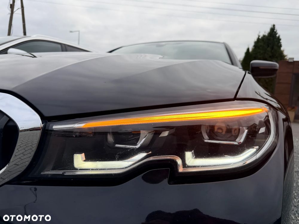 BMW Seria 3 318d M Sport - 31