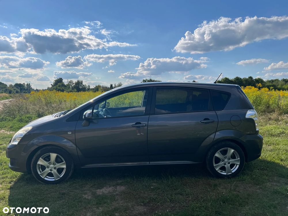 Toyota Corolla Verso 2.2 D-4D - 2
