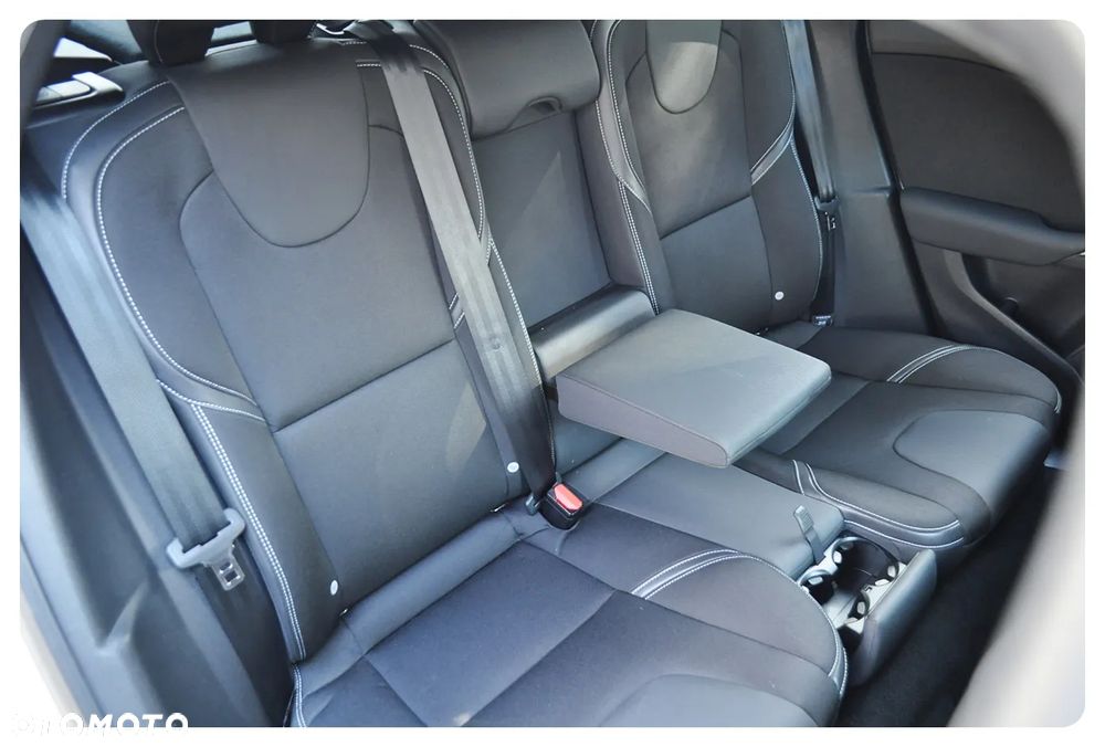 Volvo V40 T2 Drive-E Momentum - 4