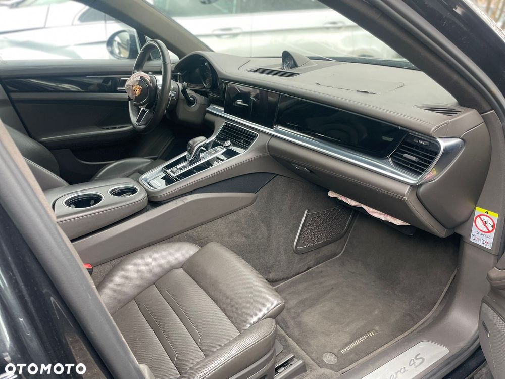 Porsche Panamera - 13