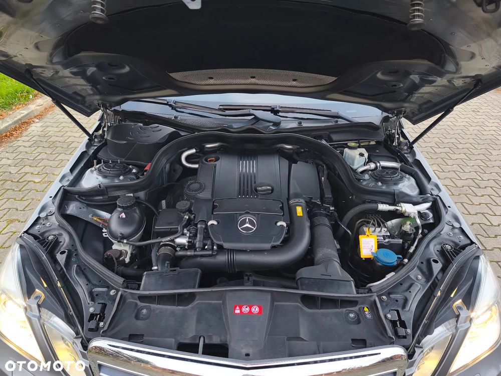 Mercedes-Benz Klasa E 200 CGI BlueEffICIENCY Elegance - 25