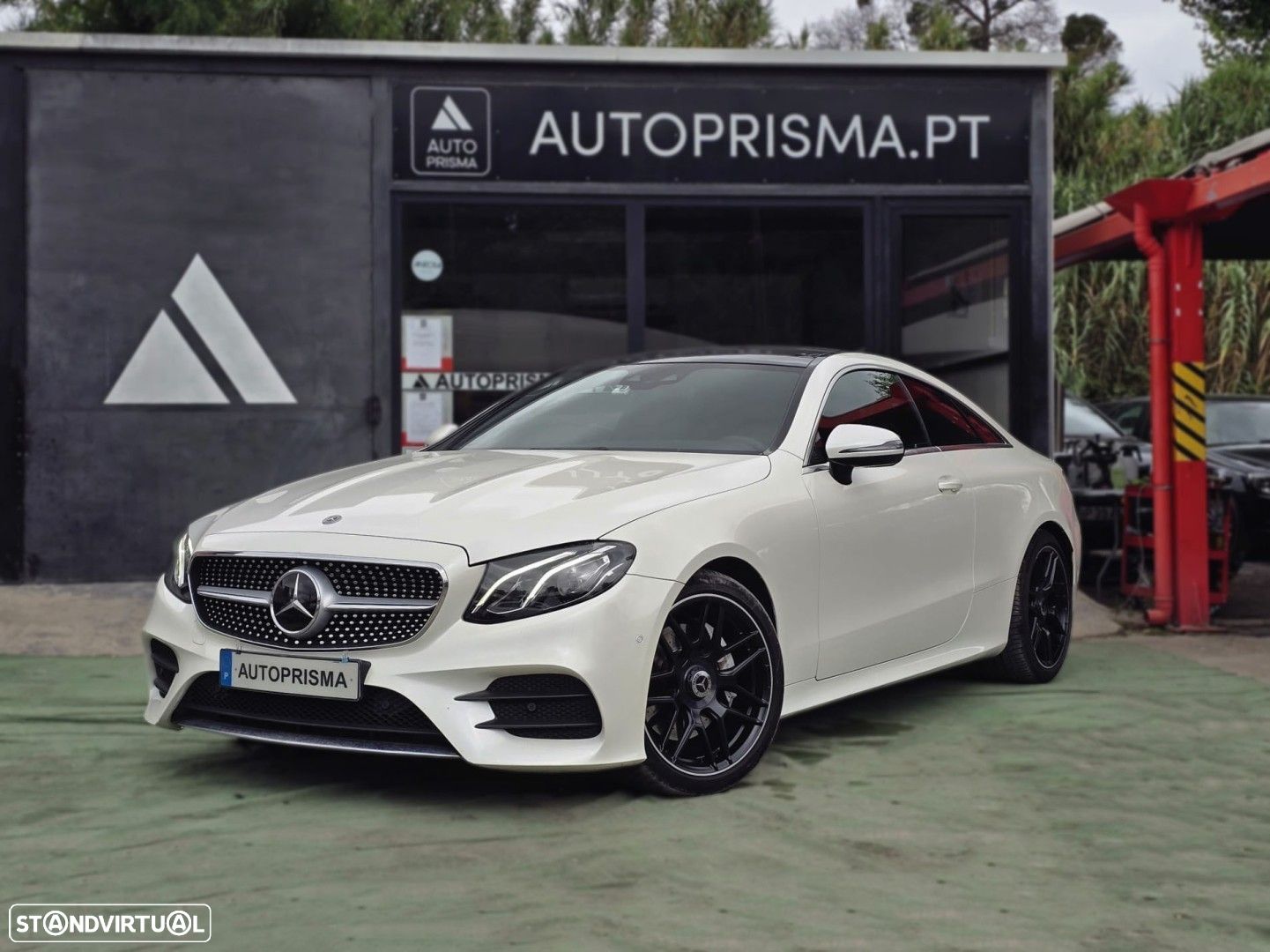 Mercedes-Benz E 220 d AMG Line - 1