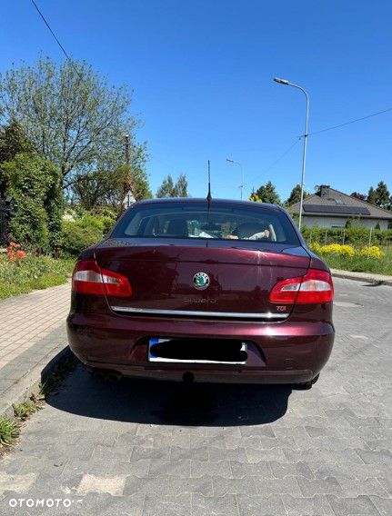 Skoda Superb 2.0 TDI Elegance DSG - 3
