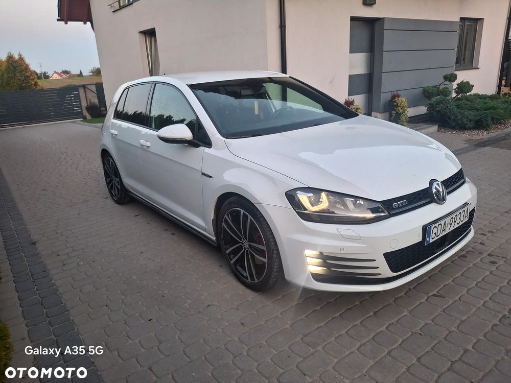 Volkswagen Golf - 9