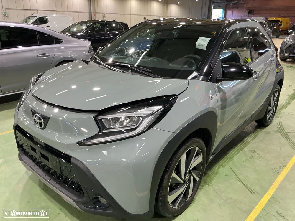 Toyota Aygo X S-CVT Black&White - 1