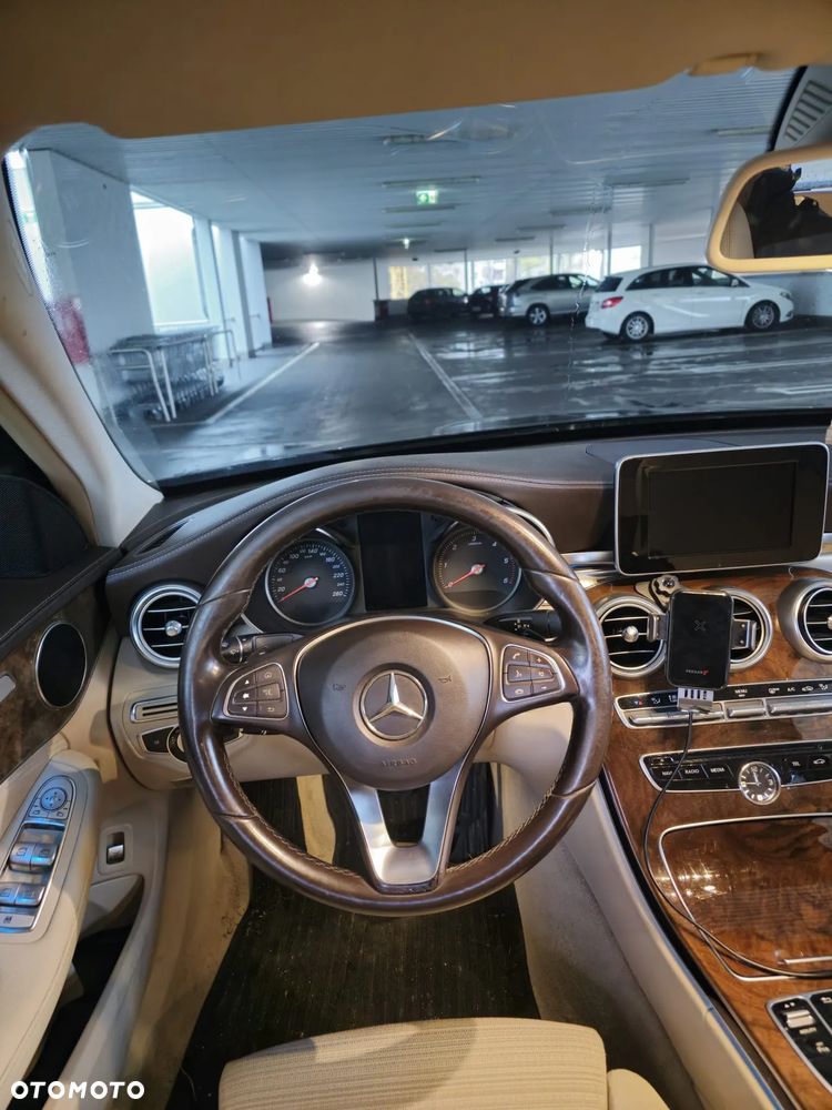 Mercedes-Benz Klasa C 220 CDI 4Matic 7G-TRONIC - 12