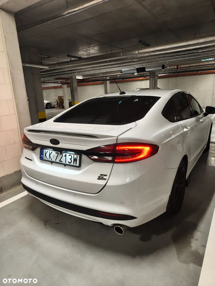 Ford Fusion - 4