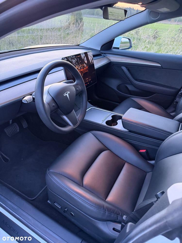 Tesla Model 3 - 9
