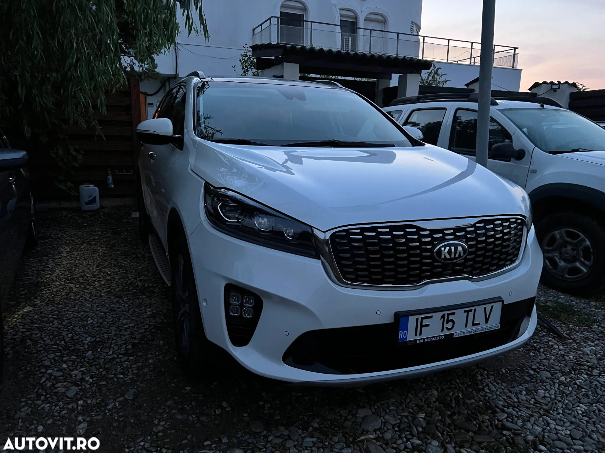 Kia Sorento 2.2 DSL 8AT 4x4 Cosmo - 4