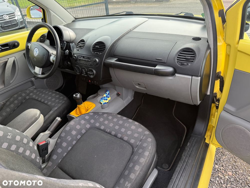Volkswagen New Beetle - 11