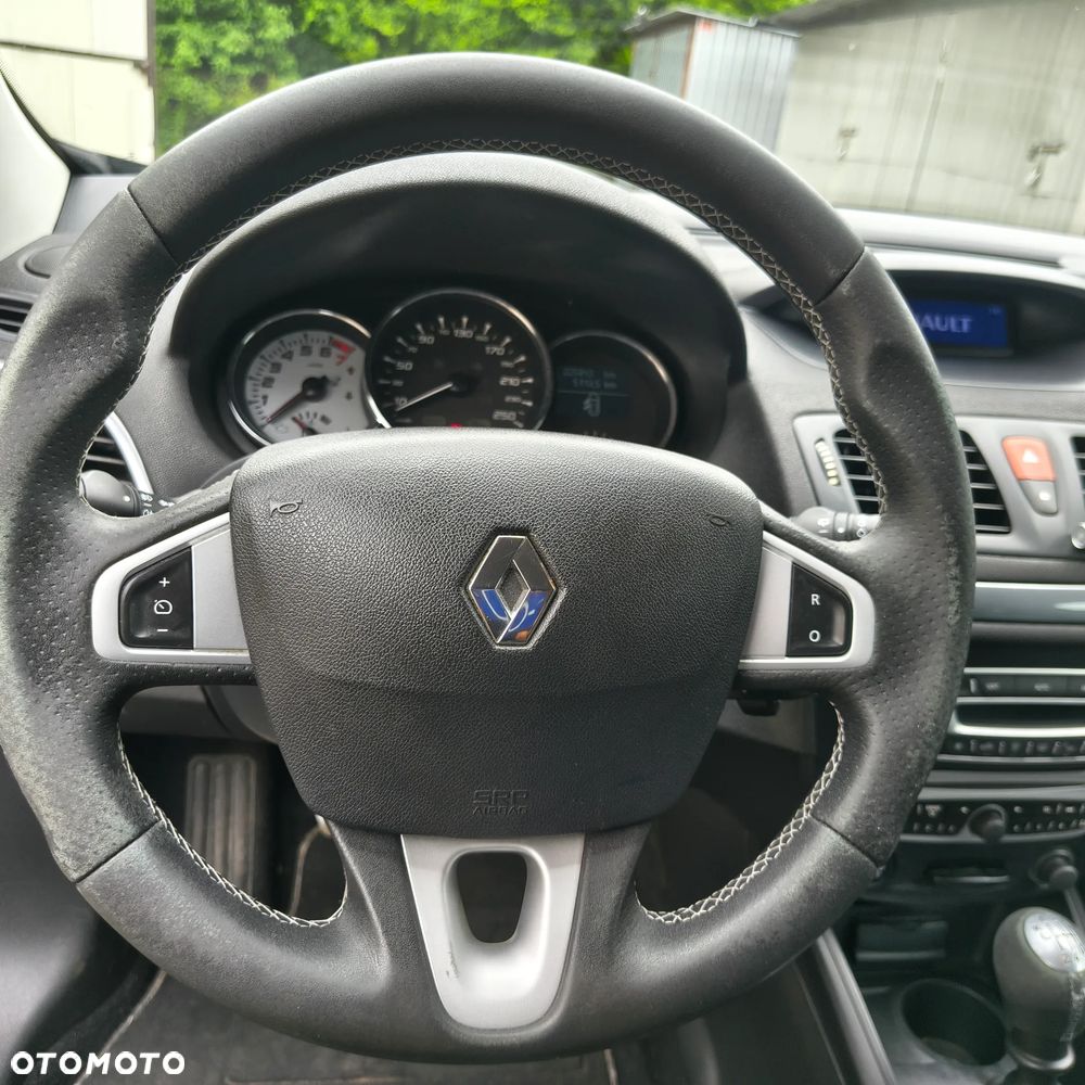 Renault Megane TCe 180 GT - 13