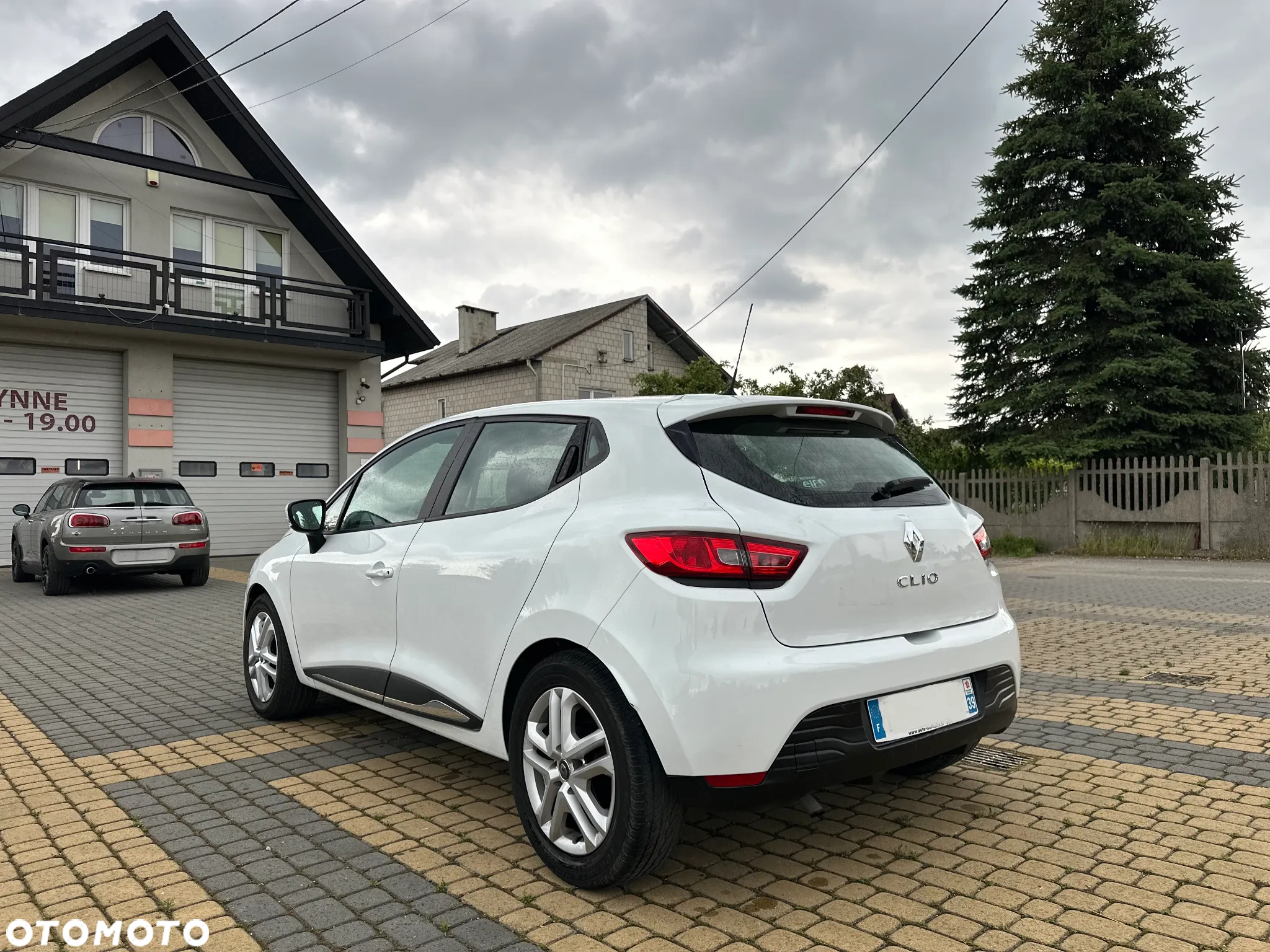 Renault Clio 1.2 16V 75 Limited - 10