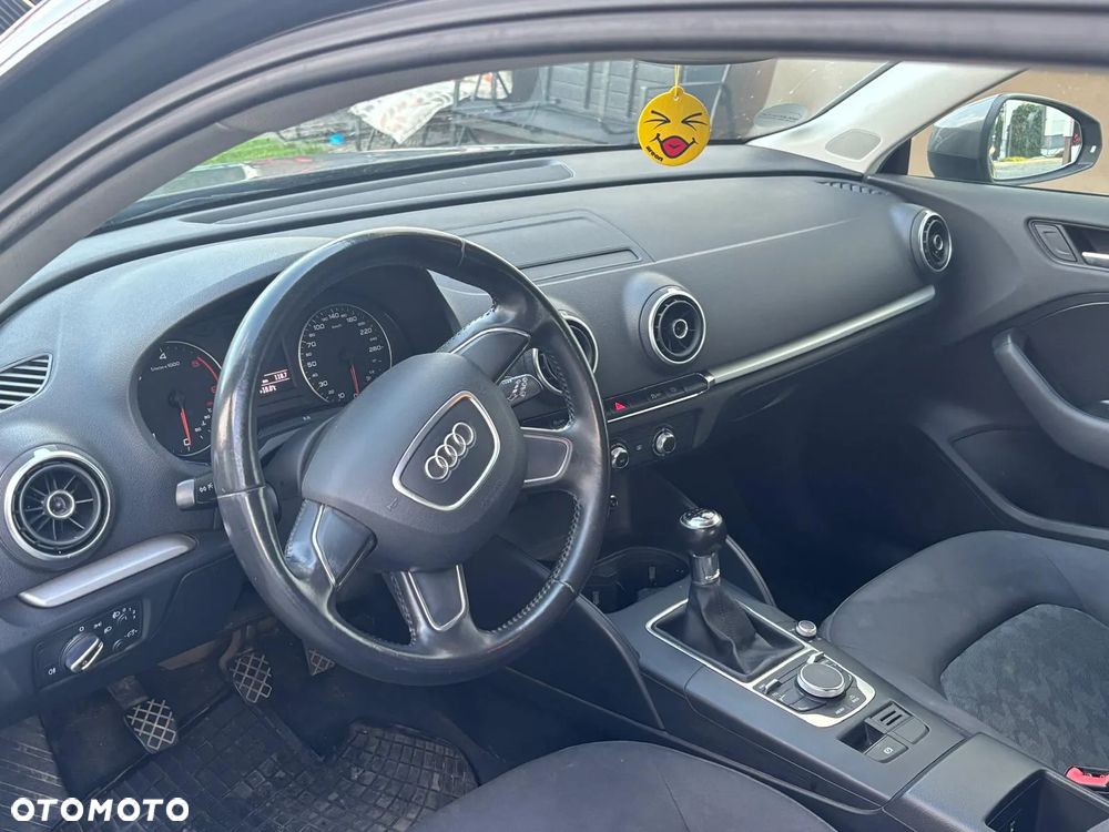 Audi A3 1.6 TDI Attraction - 12