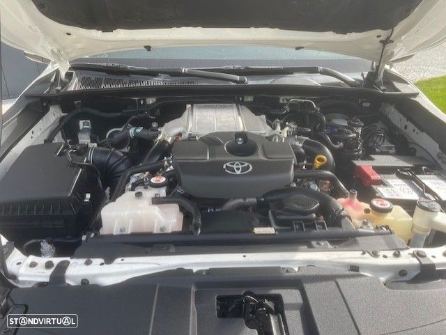 Toyota Hilux 2.4 D-4D 4WD CD CM - 14