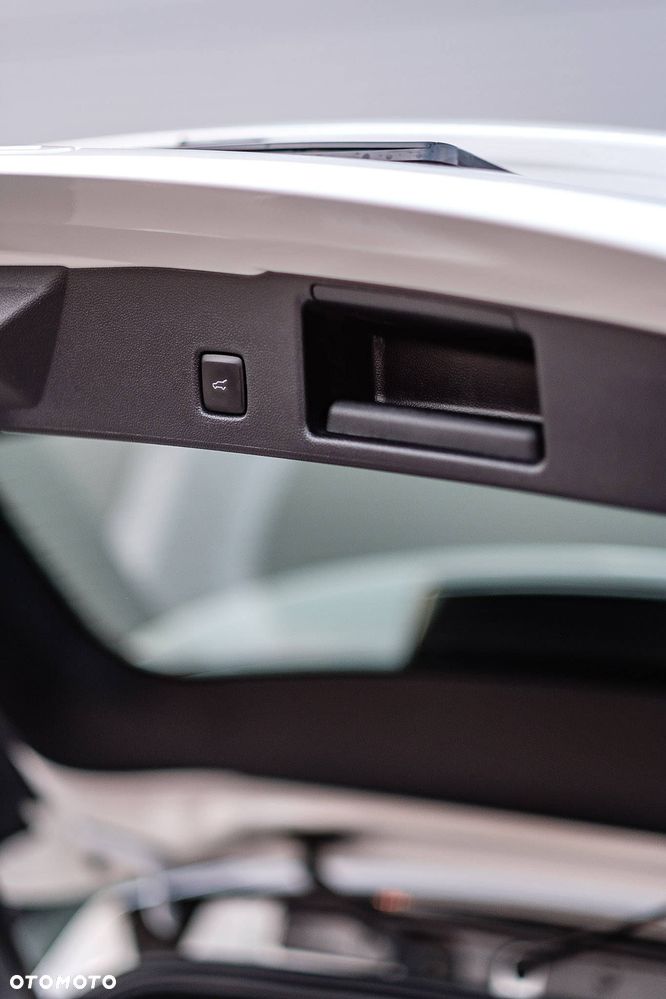 Ford Kuga - 16