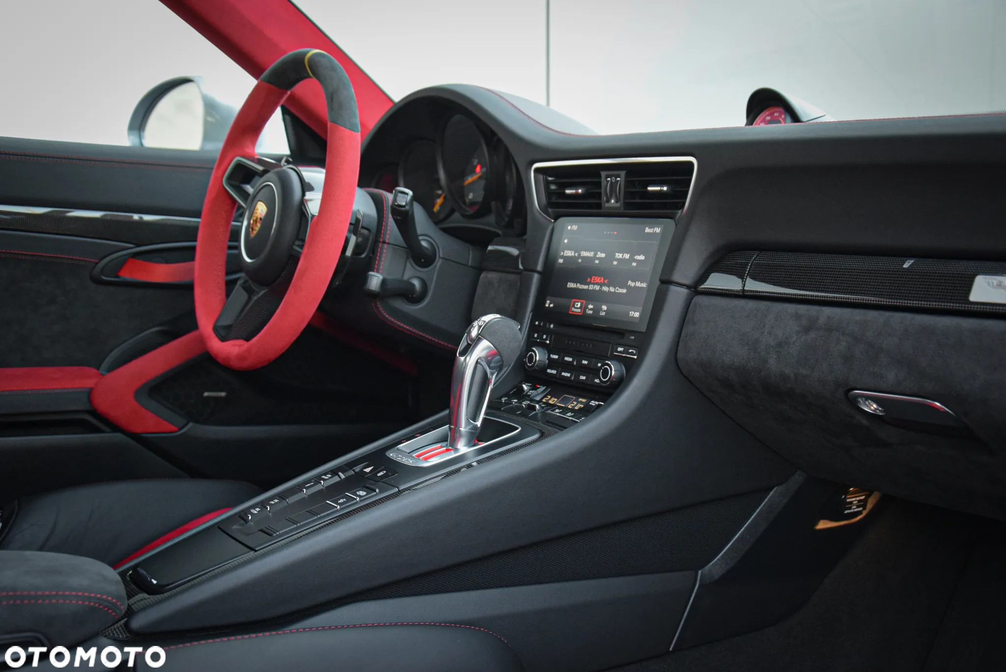Porsche 911 GT2 RS - 18