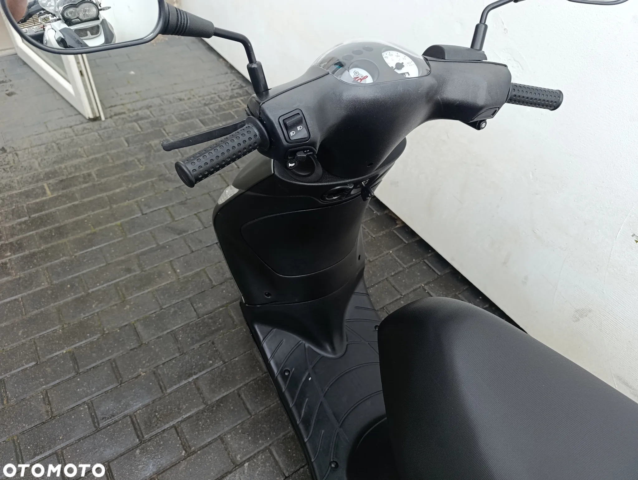 Piaggio ZIP - 12