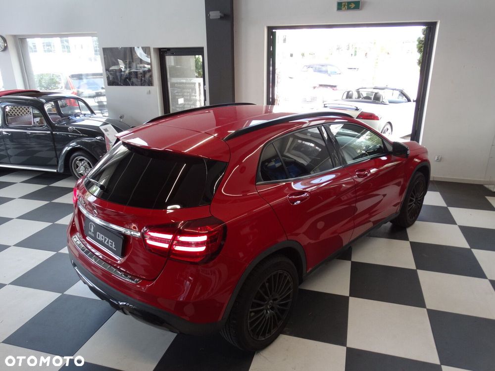 Mercedes-Benz GLA - 5