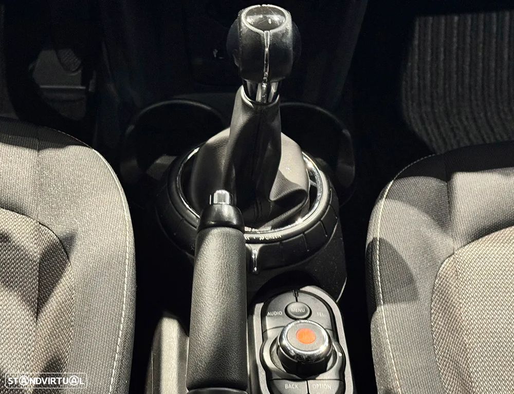 MINI 5 Portas One D - 14